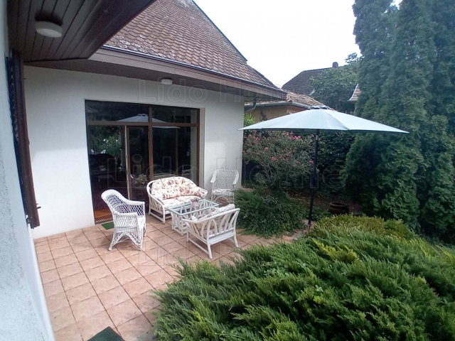 Eladó családi ház, Siófokon 220 M Ft, 6 szobás