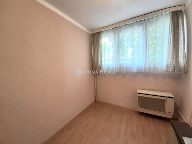 Eladó téglalakás, Kecskeméten 48 M Ft, 3 szobás