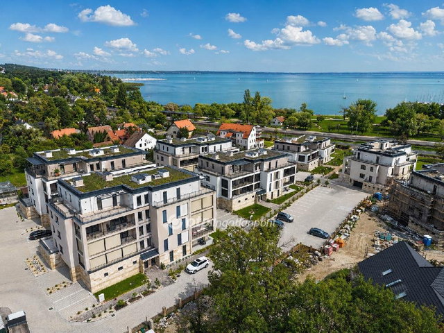 Eladó téglalakás, Balatonkenesén 131 M Ft, 3 szobás