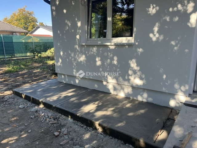 Eladó ikerház, Monorierdőn 75 M Ft, 4 szobás