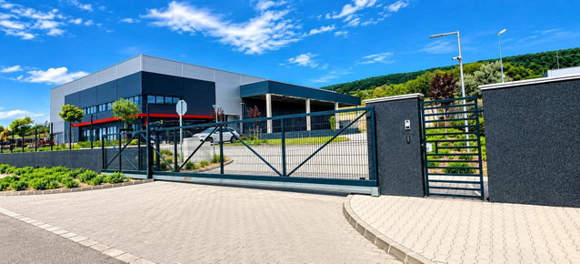 Eladó ipari ingatlan, Vértesszőlősön 2200 M Ft, 7 szobás