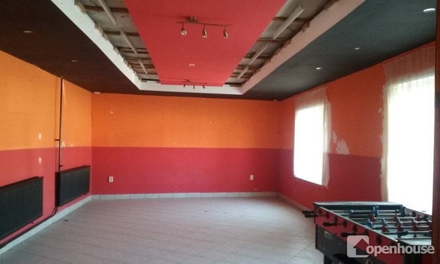 Eladó üzlethelyiség, Adorjánházán 15 M Ft