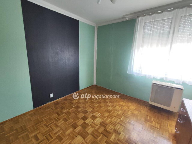 Eladó téglalakás, Nyíregyházán 32.99 M Ft, 2 szobás