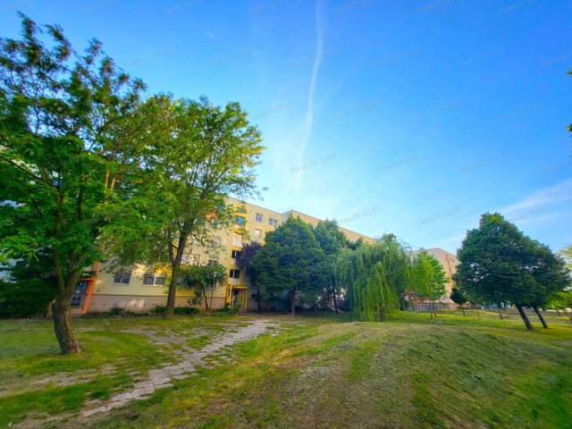 Eladó panellakás, Győrött 47.5 M Ft, 3 szobás