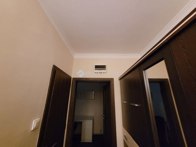 Eladó panellakás, Pécsett 45 M Ft, 2 szobás