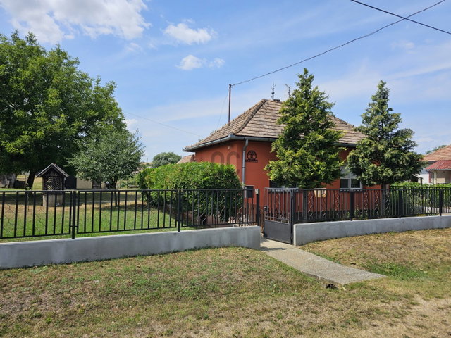 Eladó családi ház, Szőlősgyörökön 63.9 M Ft, 3 szobás