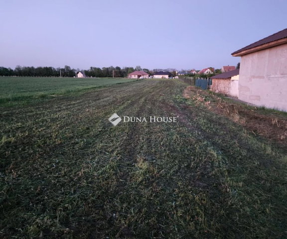 Eladó telek, Mosonszentmiklóson 8.9 M Ft / költözzbe.hu