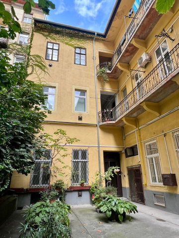 Eladó téglalakás, Budapesten, VI. kerületben, Király utcában