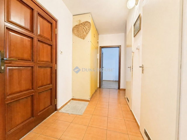 Eladó panellakás, Dunaújvárosban 30.9 M Ft, 2 szobás