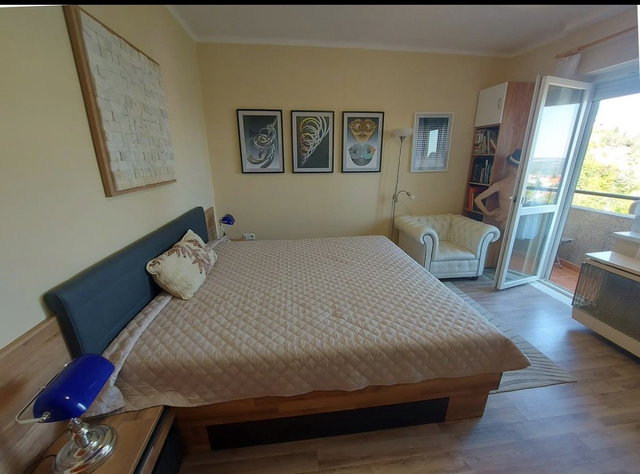 Kiadó téglalakás, albérlet, Pécsett, Bárány úton, 3 szobás