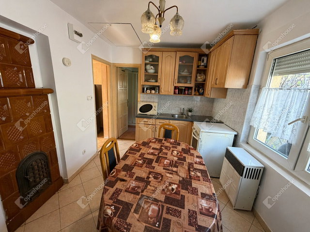 Eladó családi ház, Csonkahegyháton 23.9 M Ft, 2 szobás