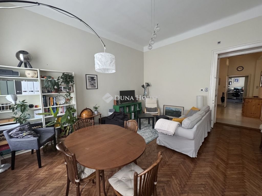 4 bed · 102m² · 450.000 ft