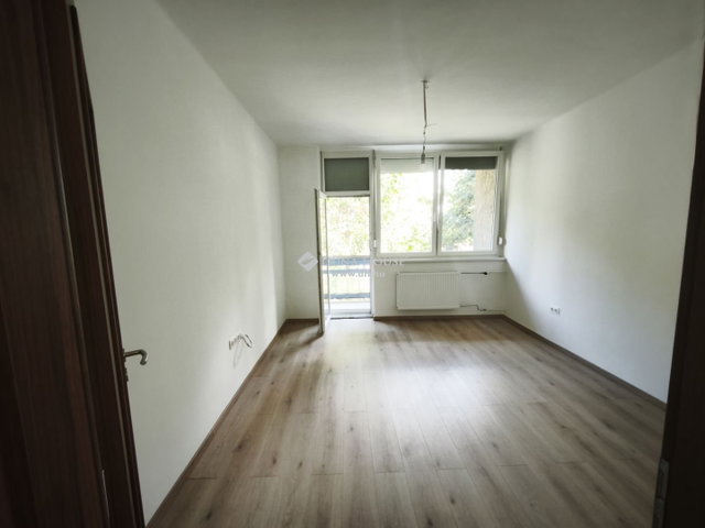Eladó téglalakás, Szombathelyen 27.9 M Ft, 1 szobás
