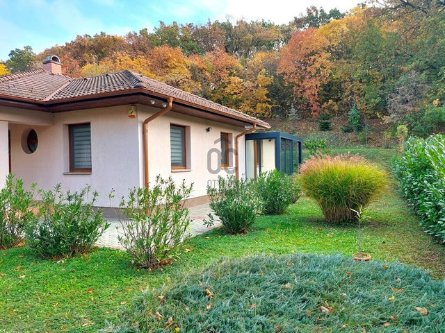 Eladó családi ház, Balatonföldváron 269.9 M Ft, 3 szobás