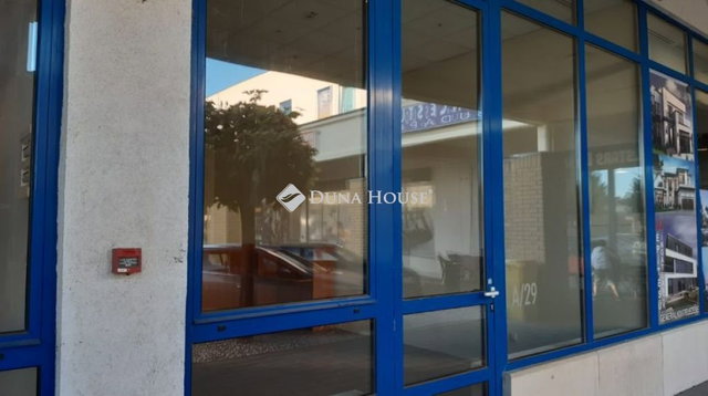 Eladó üzlethelyiség, XVII. kerületben, Csomafalva utcában
