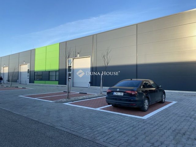 Kiadó ipari ingatlan, Székesfehérvárott 3483 E Ft / hó