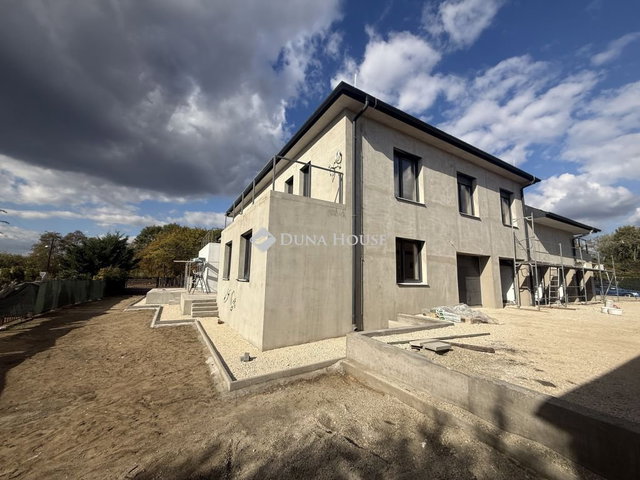 Eladó téglalakás, Kecskeméten 86.2 M Ft, 4 szobás