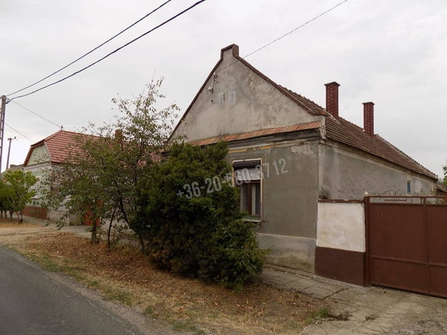 Eladó családi ház, Egyházaskeszőn 8.3 M Ft, 2 szobás