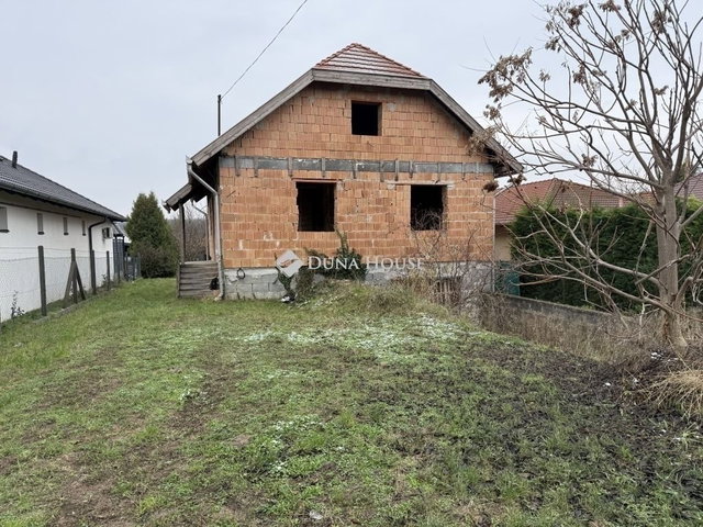 Eladó családi ház, Sóskúton 72 M Ft, 3 szobás