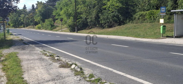 Eladó üzlethelyiség, Balatonakarattyán 250 M Ft