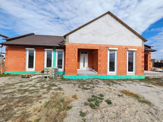 Eladó családi ház, Jászberényben 105 M Ft, 4 szobás
