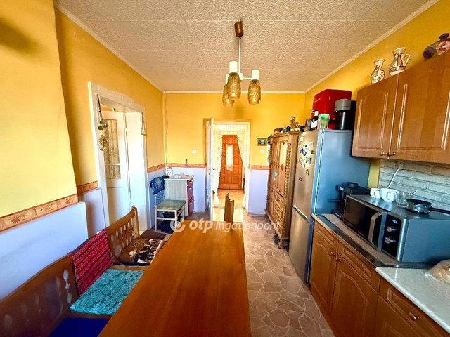 Eladó családi ház, Jászkarajenőn 16.9 M Ft, 1 szobás
