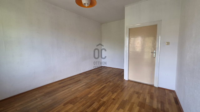 Eladó téglalakás, Veszprémben 46 M Ft, 2 szobás