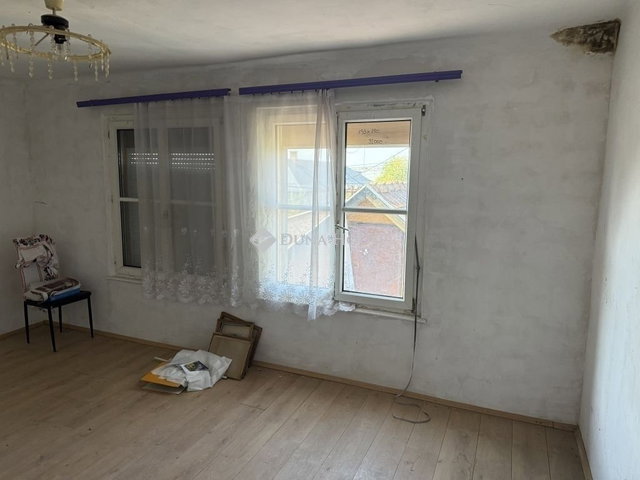 Eladó családi ház, Vecsésen 73.5 M Ft, 4 szobás