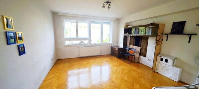 Eladó téglalakás, Budapesten, V. kerületben 65 M Ft, 1 szobás