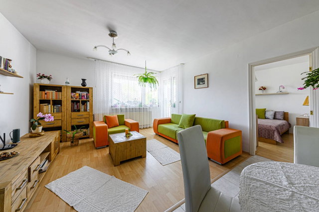 Eladó téglalakás, Szigetszentmiklóson 83.9 M Ft, 4 szobás