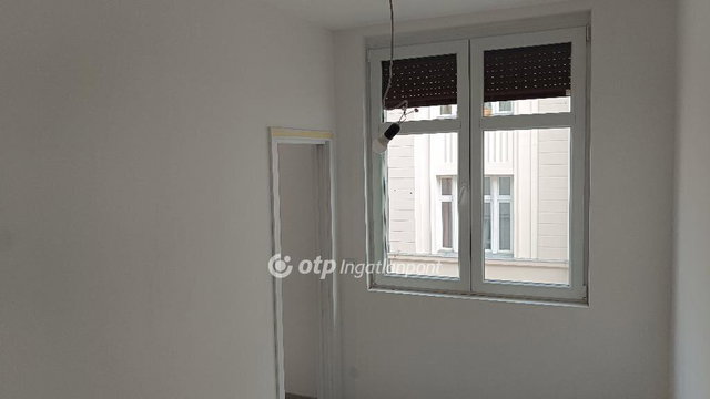 Eladó téglalakás, Budapesten, VI. kerületben 79.9 M Ft