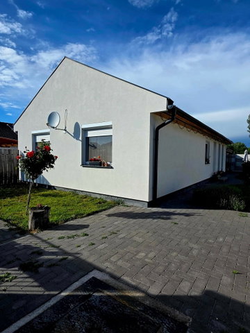 Eladó ikerház, Vámosszabadin 89.9 M Ft, 4 szobás