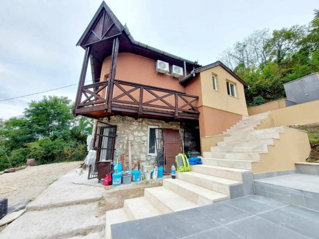 Eladó családi ház, Miskolcon 135 M Ft, 5 szobás