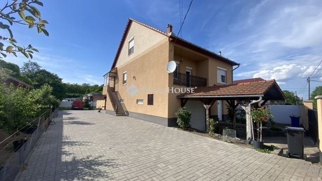 Eladó családi ház, Tápióságon 79.9 M Ft, 4 szobás