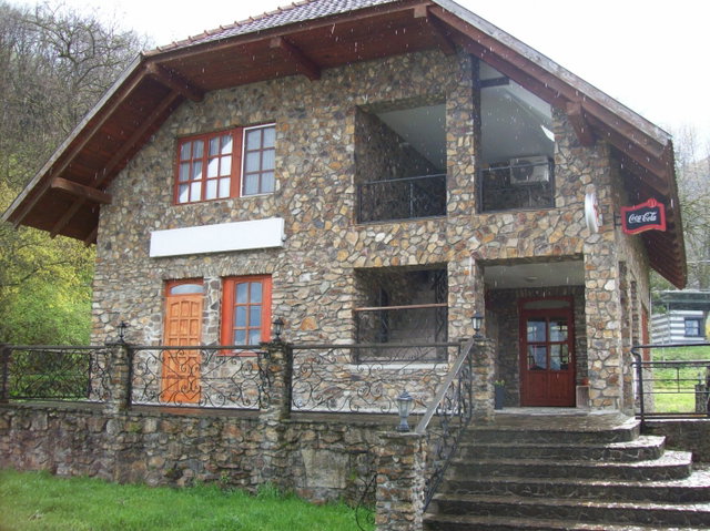 Eladó üzlethelyiség, Sátoraljaújhelyen 150 M Ft
