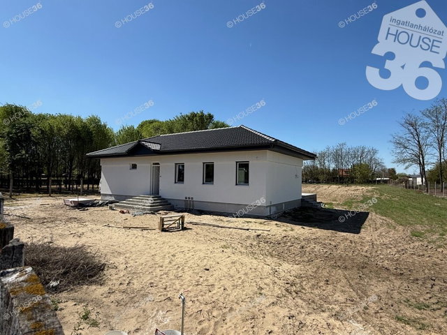Eladó családi ház, Kecskeméten 129.9 M Ft, 4 szobás