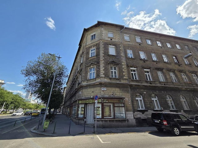 Eladó üzlethelyiség, Budapesten, IX. kerületben, Üllői úton