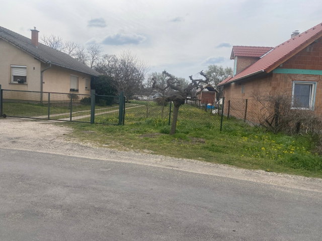 Eladó telek, Kiskunhalason 19 M Ft / költözzbe.hu