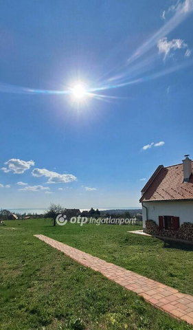 Eladó nyaraló, Balatonalmádiban 321 M Ft, 3+1 szobás