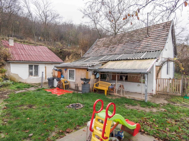 Eladó családi ház, Kölesden 9.9 M Ft, 2 szobás