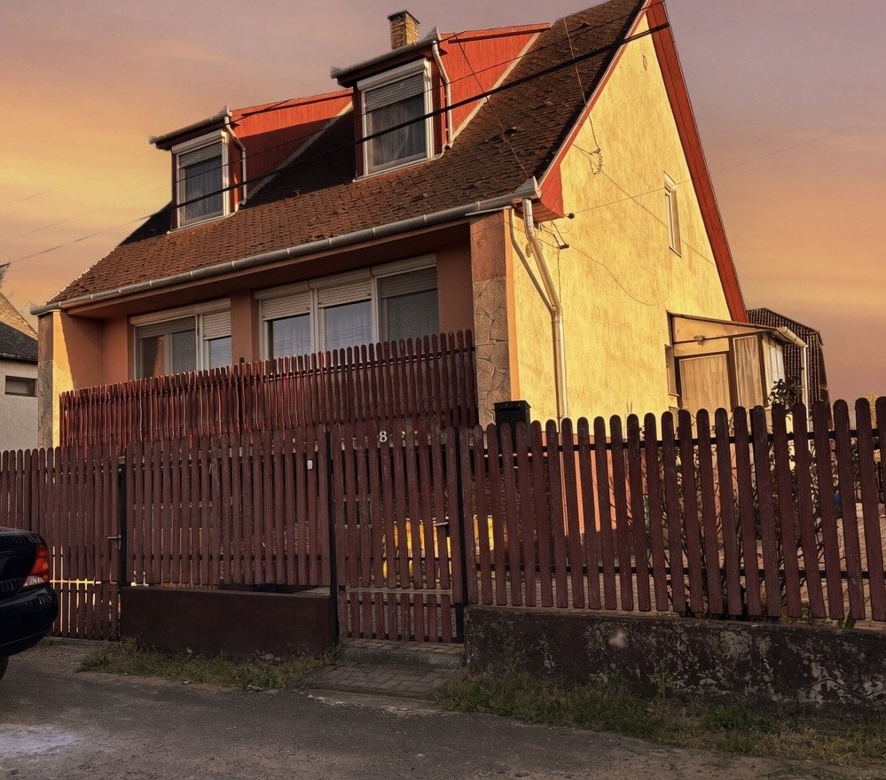 3 bed · 130m² · 72.000.000 ft