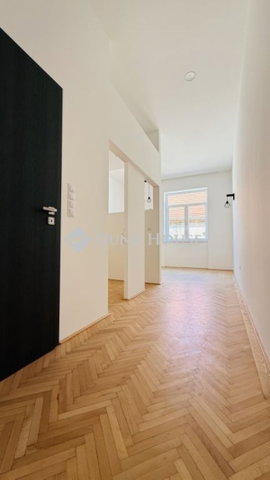 Eladó téglalakás, Budapesten, XI. kerületben 69.9 M Ft, 1 szobás