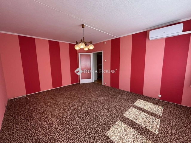 Eladó panellakás, Kecskeméten 43.5 M Ft, 2 szobás