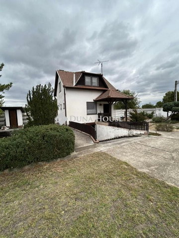 Eladó családi ház, Csemőn 38.5 M Ft, 1 szobás