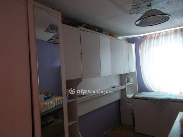 Eladó családi ház, Zsámbokon 21.4 M Ft, 1+3 szobás
