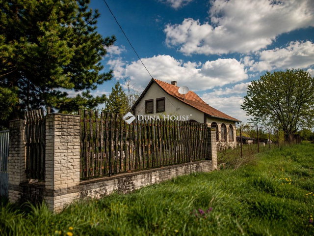Eladó családi ház, Sülysápon 32.9 M Ft, 3 szobás