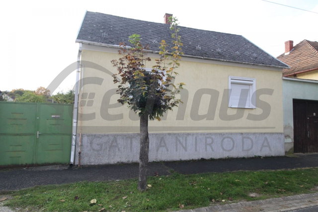 Eladó családi ház, Celldömölkön 25 M Ft, 3 szobás