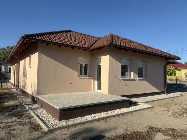 Eladó ikerház, Bugyin 96 M Ft, 3 szobás / költözzbe.hu