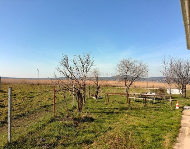 Eladó üzlethelyiség, Gárdonyban 174.9 M Ft