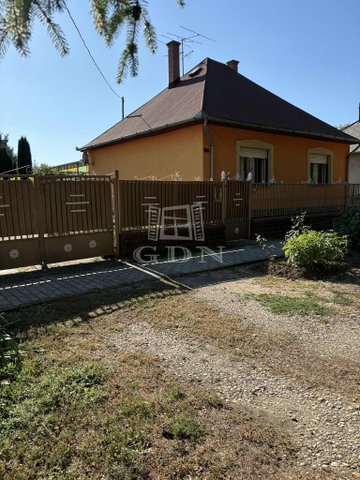 Eladó családi ház, Püspökhatvanon 56 M Ft, 3 szobás